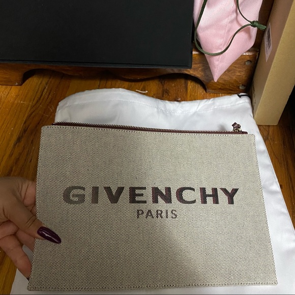 Givenchy bond pouch - Picture 2 of 6